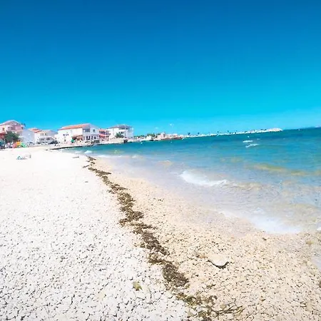 Apartament Rocky Beach House Vir