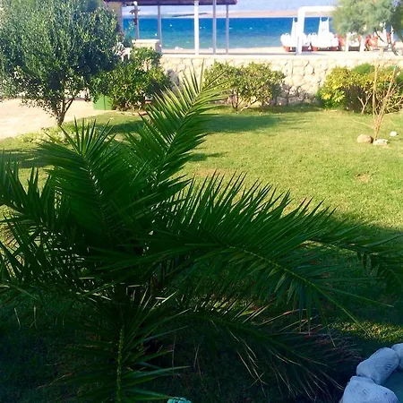 Rocky Beach House Apartament Vir